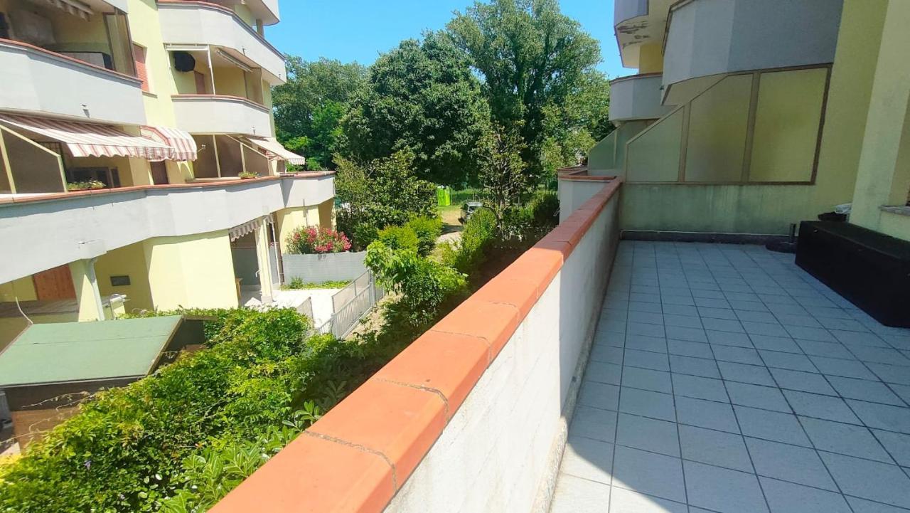 La Dolce Vita - Apartment With Shared Pool And Large Terrace 利多尔德纳西奥尼 外观 照片